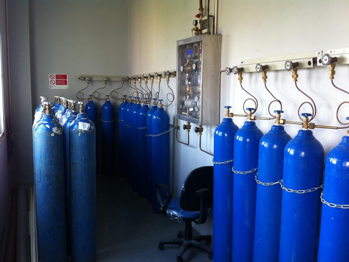 Hệ thống giàn chai oxy